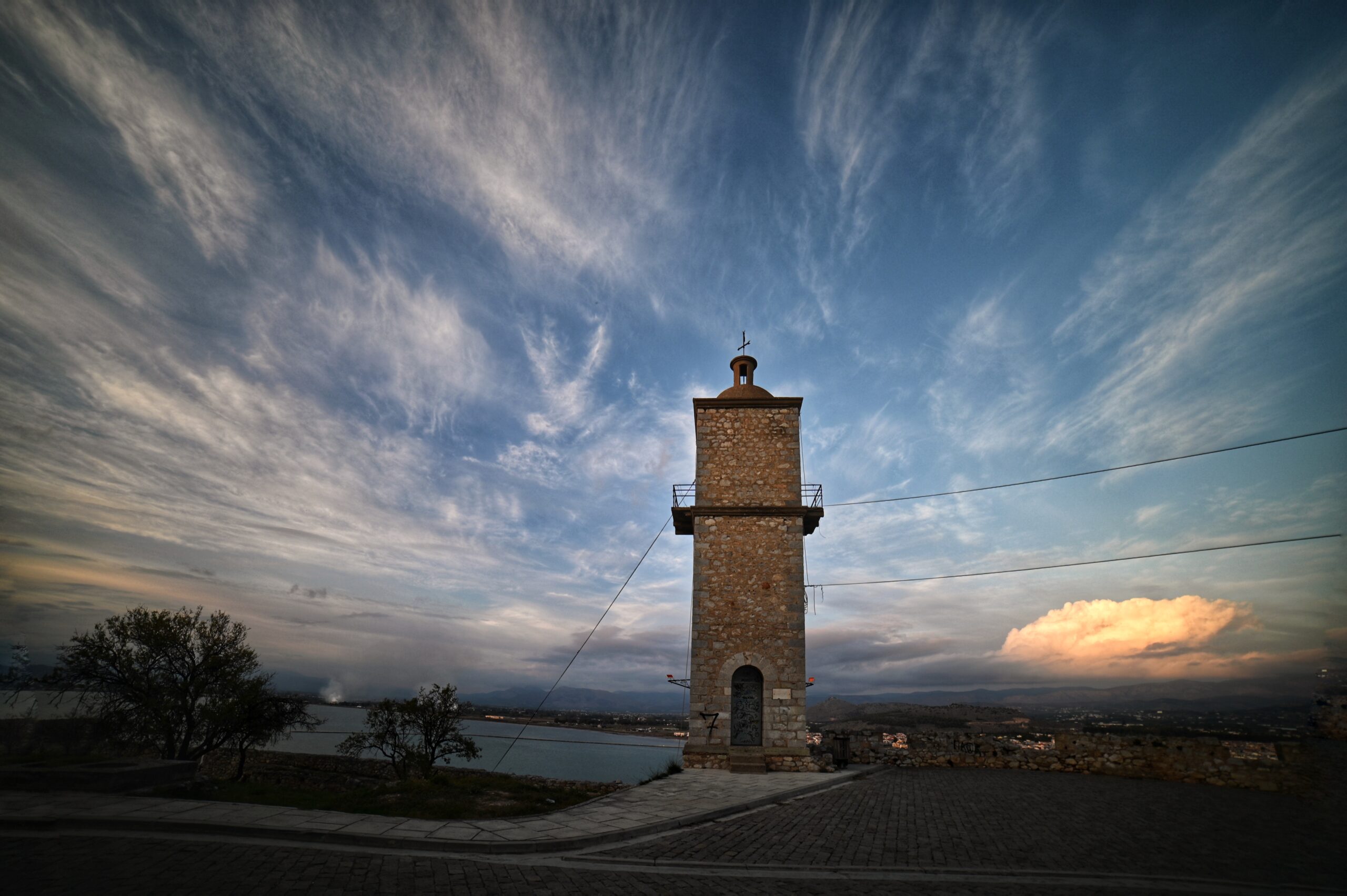Το ρολόι της πόλης του Ναυπλίου στο κέντρο του κάστρου της Ακροναυπλίας